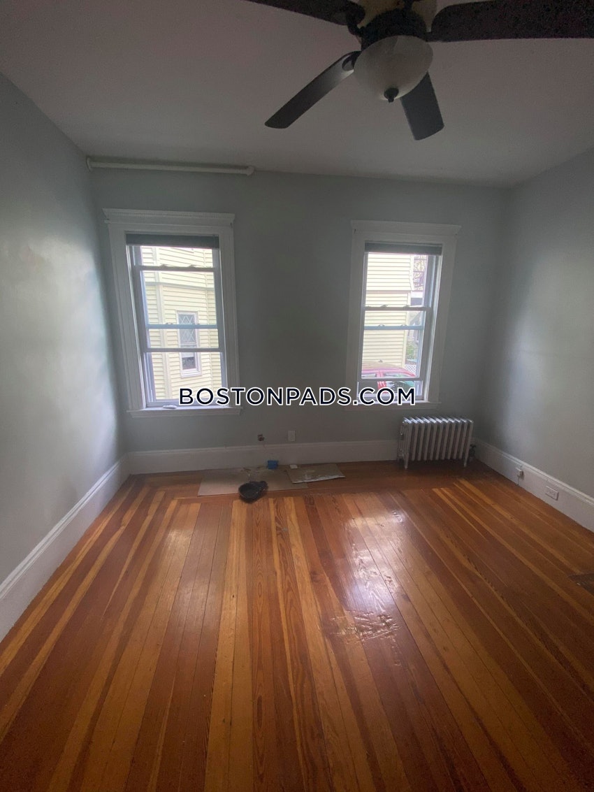 SOMERVILLE - TUFTS - 4 Beds, 1 Bath - Image 15