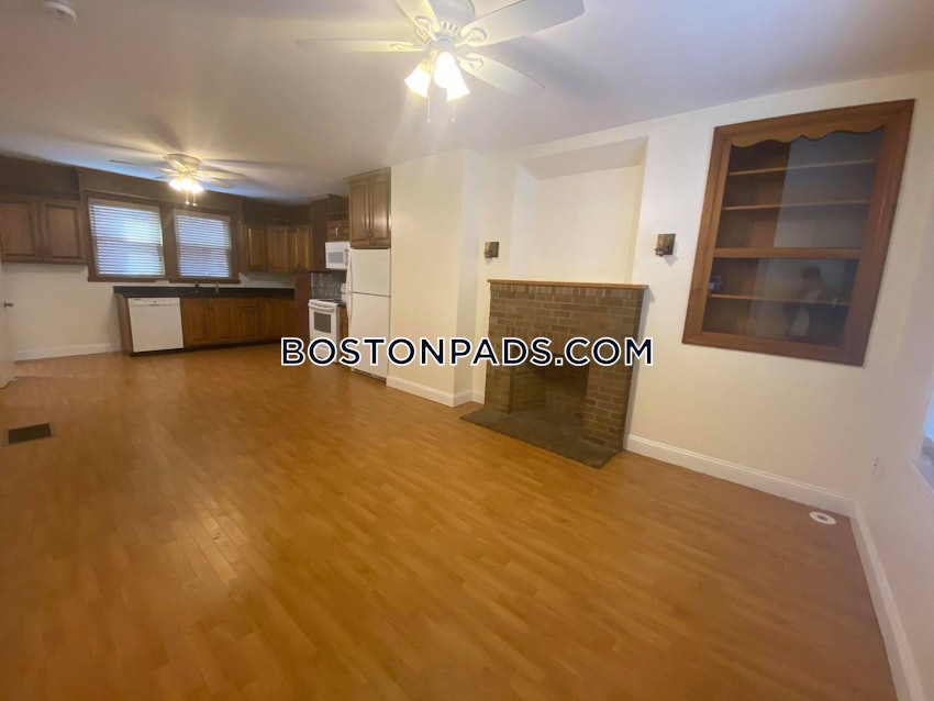 BOSTON - NORTH END - 1 Bed, 1.5 Baths - Image 11