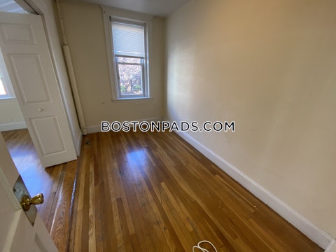 Barrows St. Boston photo 17