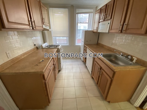 Barrows St. Boston photo 15