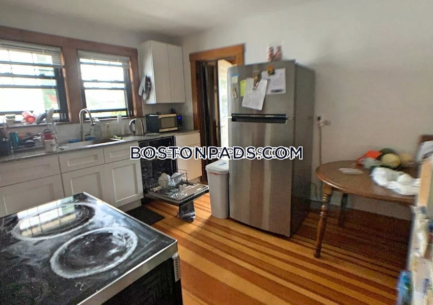 SOMERVILLE - TUFTS - 5 Beds, 1 Bath - Image 27