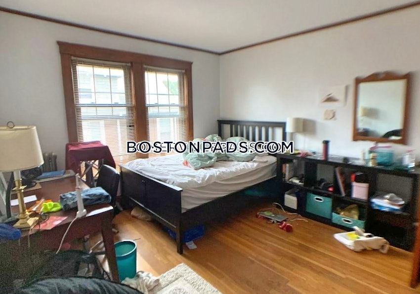 SOMERVILLE - TUFTS - 5 Beds, 1 Bath - Image 15