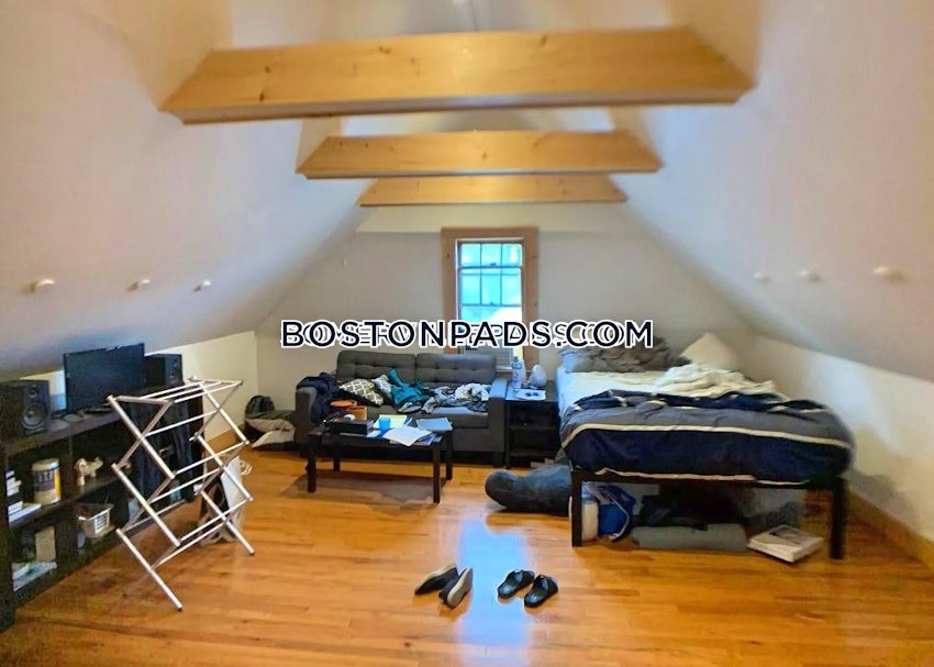 SOMERVILLE - TUFTS - 5 Beds, 1 Bath - Image 21