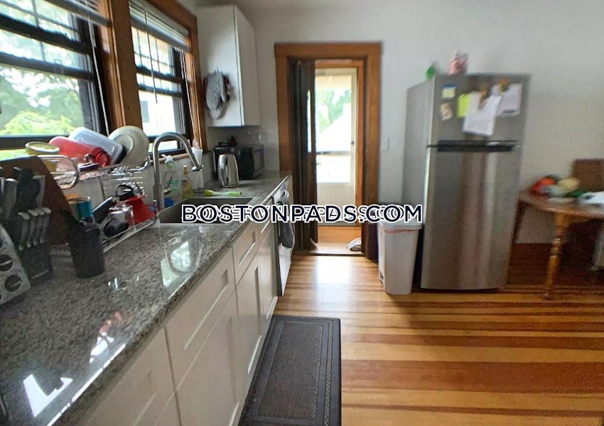 SOMERVILLE - TUFTS - 5 Beds, 1 Bath - Image 25