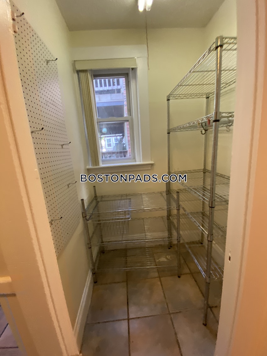 BOSTON - ALLSTON - 3 Beds, 1 Bath - Image 2