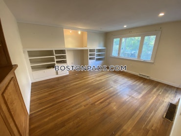 Boston - 4 Beds, 2.5 Baths