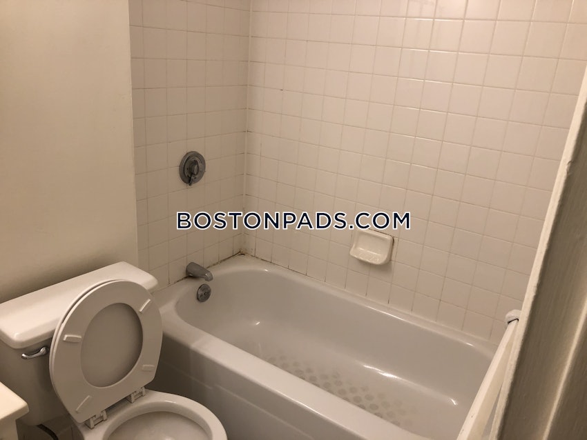 BROOKLINE- BOSTON UNIVERSITY - 3 Beds, 1.5 Baths - Image 46