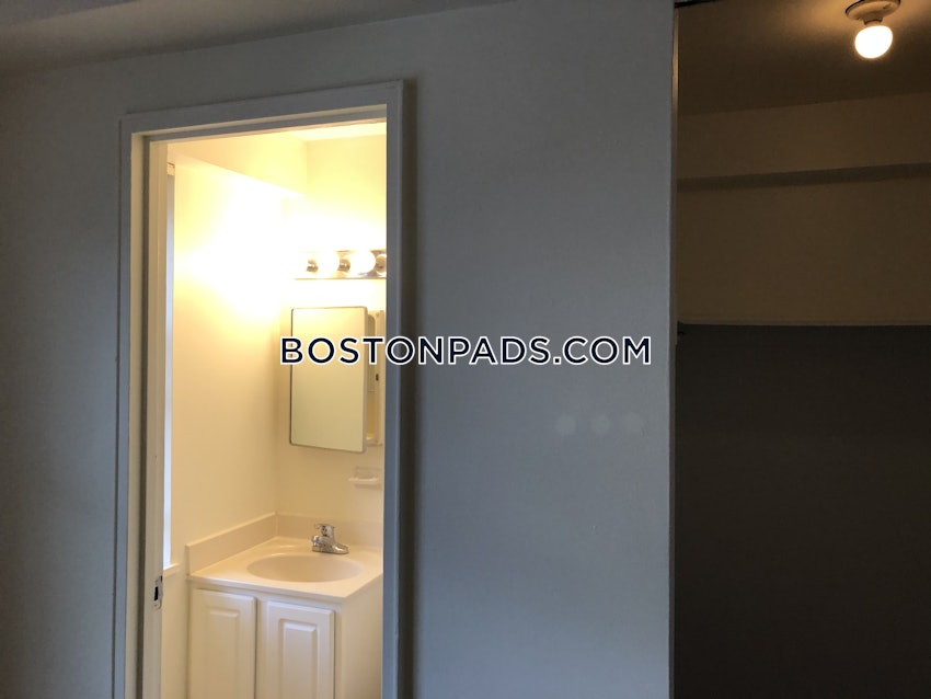 BROOKLINE- BOSTON UNIVERSITY - 3 Beds, 1.5 Baths - Image 16