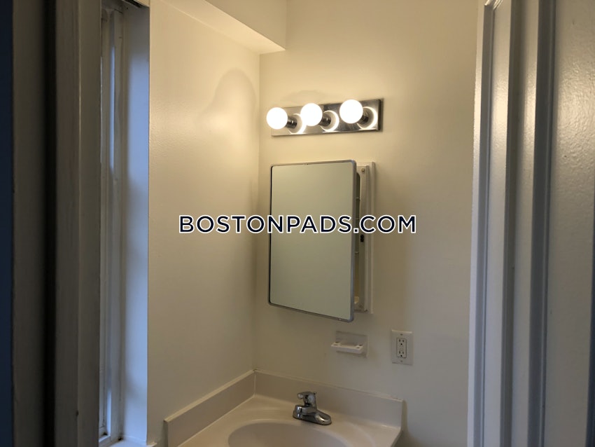 BROOKLINE- BOSTON UNIVERSITY - 3 Beds, 1.5 Baths - Image 44
