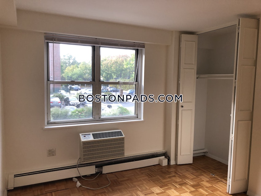 BROOKLINE- BOSTON UNIVERSITY - 3 Beds, 1.5 Baths - Image 6