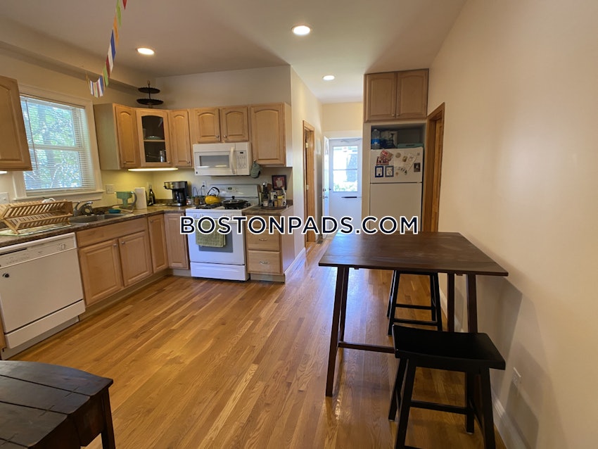 MEDFORD - TUFTS - 1 Bed, 1 Bath - Image 8