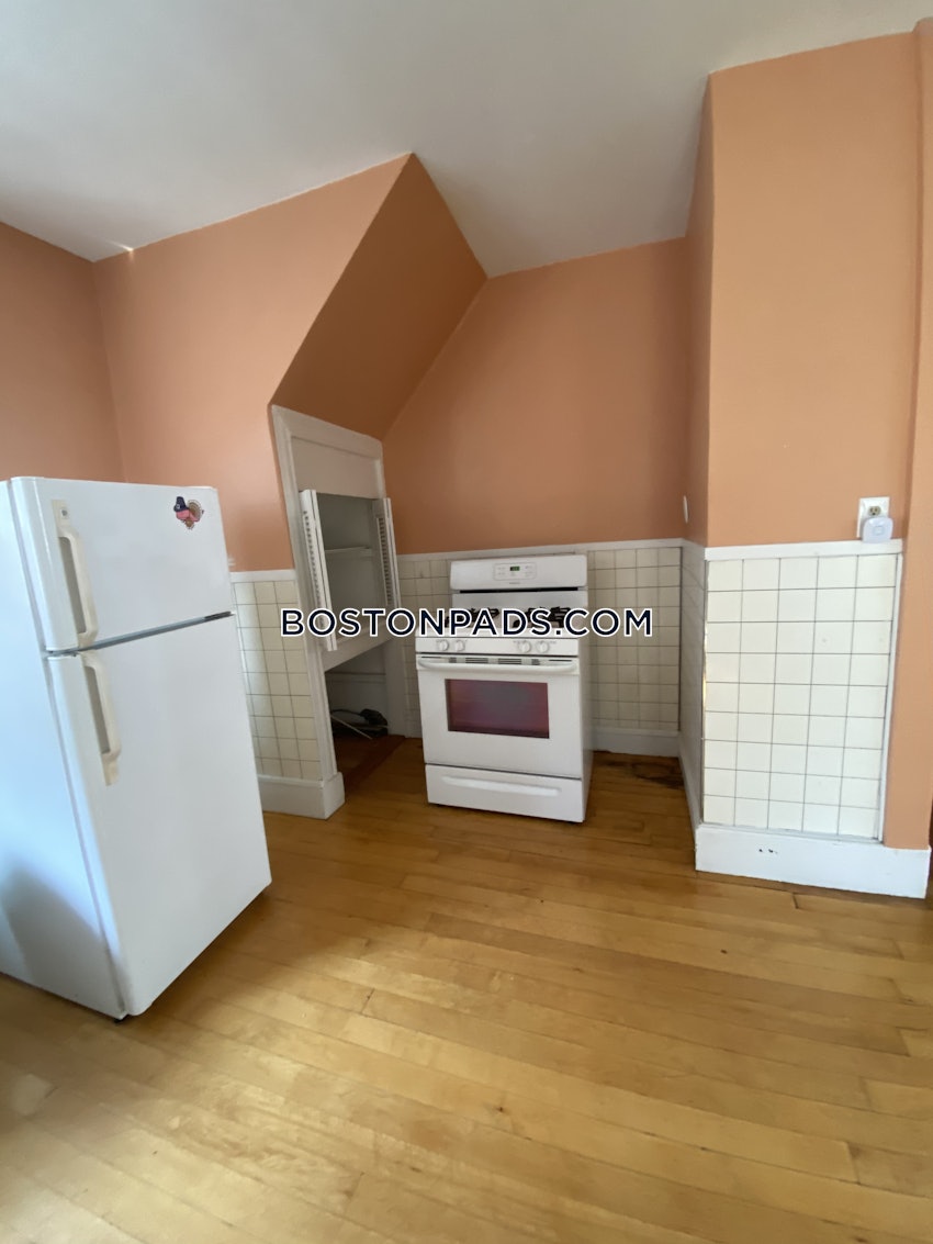 BOSTON - DORCHESTER/SOUTH BOSTON BORDER - 3 Beds, 1 Bath - Image 2