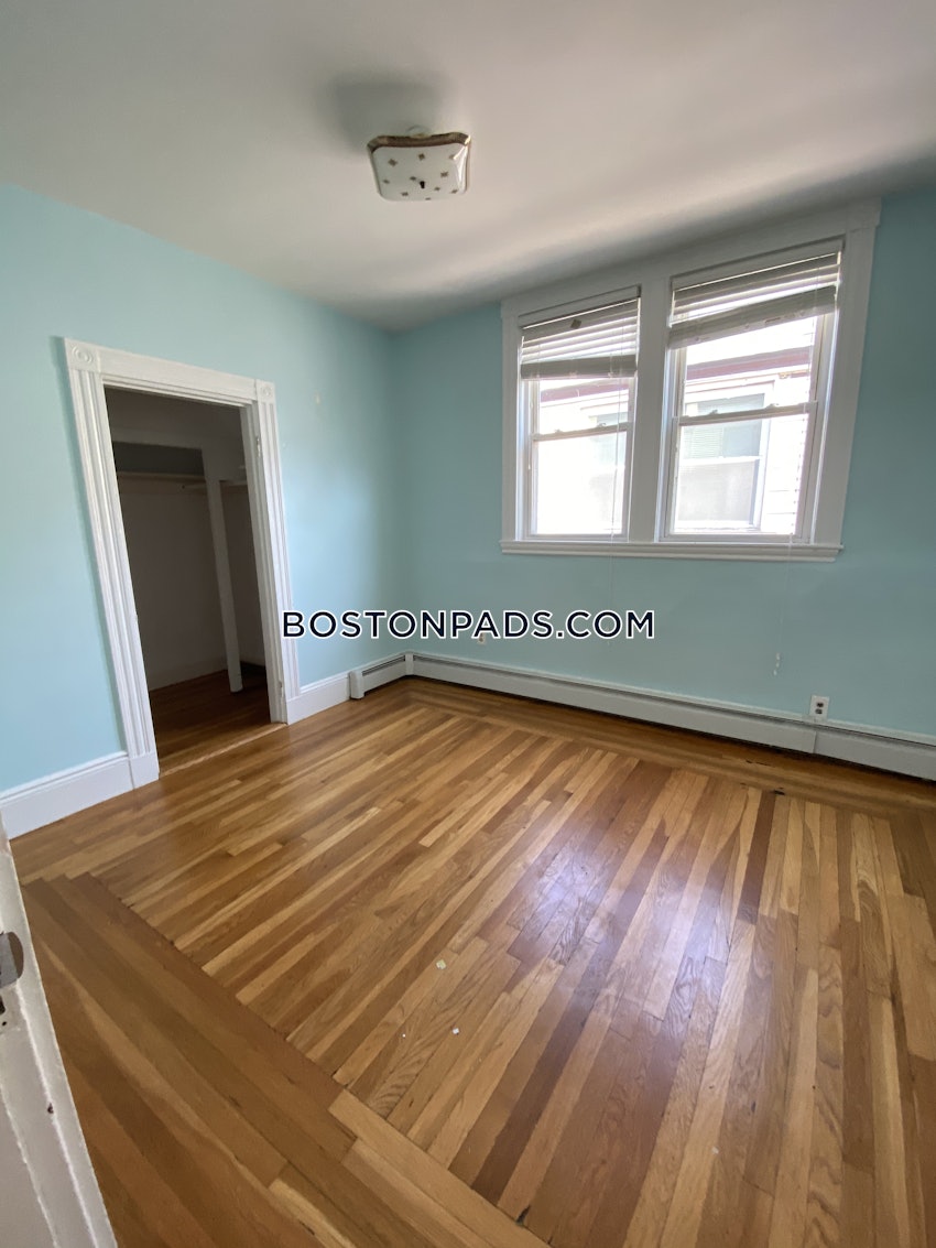 BOSTON - DORCHESTER/SOUTH BOSTON BORDER - 3 Beds, 1 Bath - Image 1