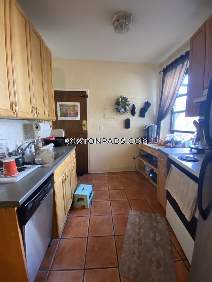 BOSTON - ALLSTON - 3 Beds, 1 Bath - Image 8