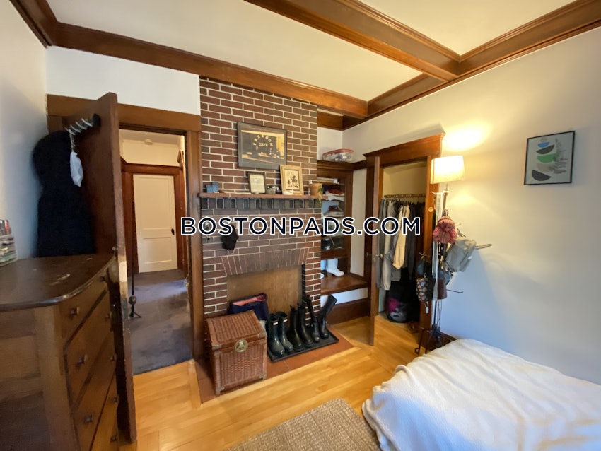 SOMERVILLE - TUFTS - 5 Beds, 2.5 Baths - Image 36