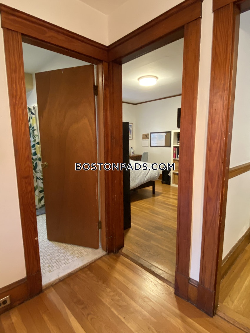 SOMERVILLE - TUFTS - 5 Beds, 1 Bath - Image 38