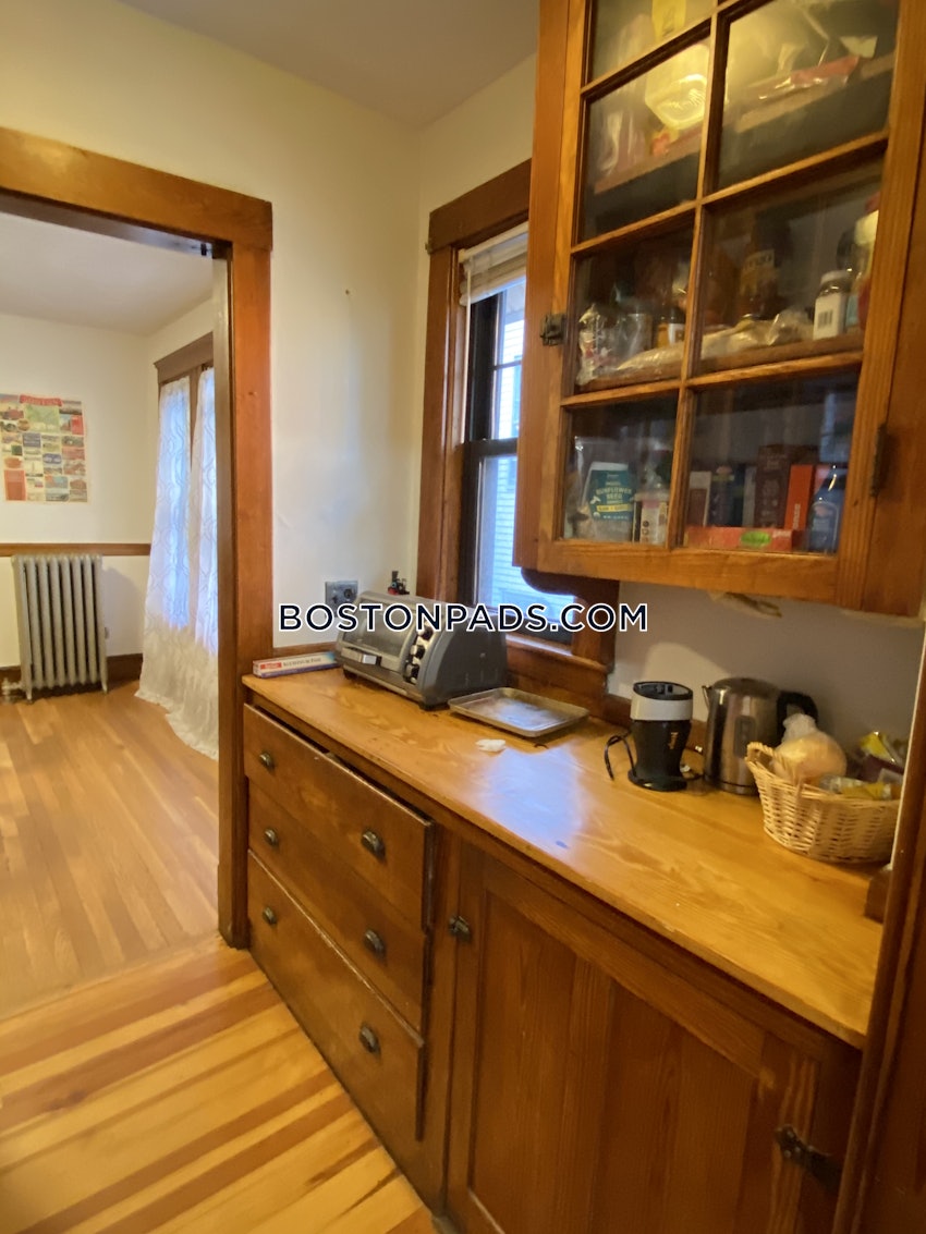 SOMERVILLE - TUFTS - 5 Beds, 1 Bath - Image 50