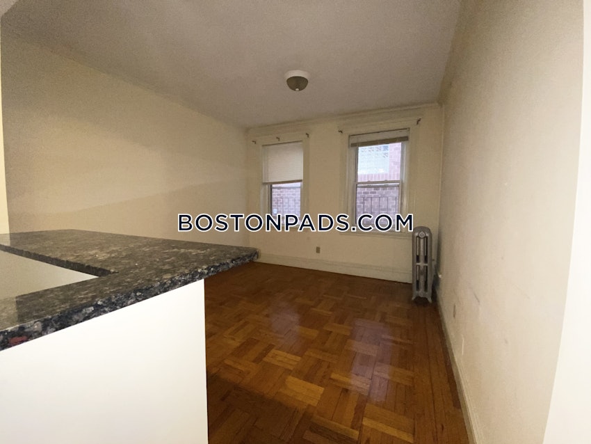 BOSTON - FENWAY/KENMORE - 1 Bed, 1 Bath - Image 4