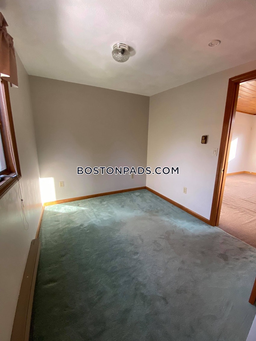 MEDFORD - TUFTS - 5 Beds, 2 Baths - Image 97