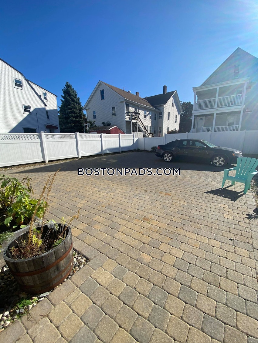 MEDFORD - TUFTS - 3 Beds, 2 Baths - Image 25