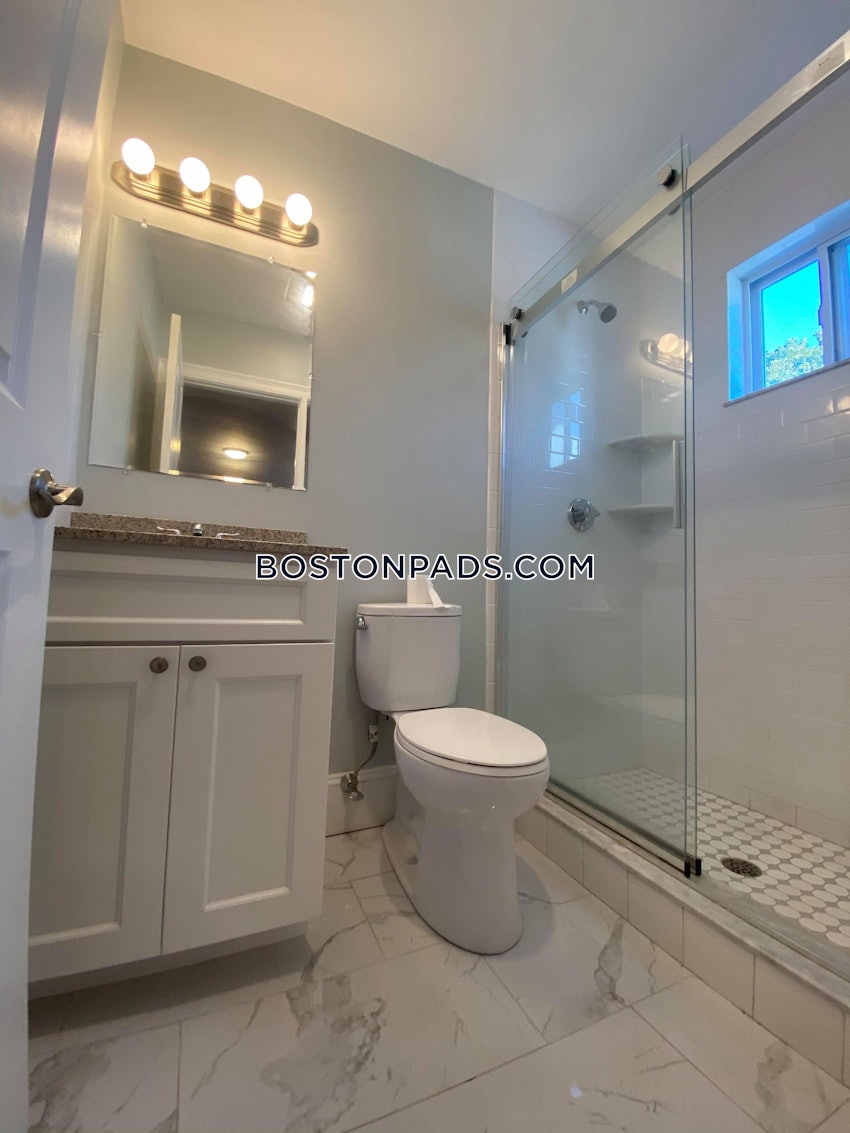 MEDFORD - TUFTS - 3 Beds, 2 Baths - Image 58