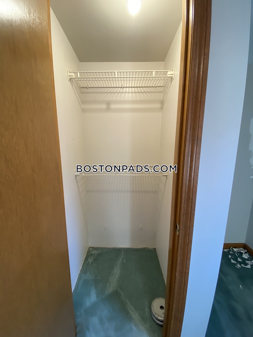 MEDFORD - TUFTS - 5 Beds, 2 Baths - Image 22