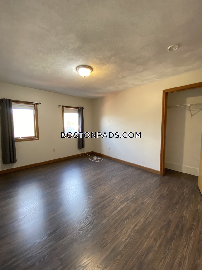 MEDFORD - TUFTS - 5 Beds, 2 Baths - Image 18