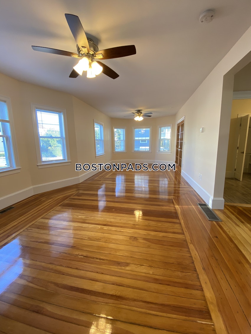 MEDFORD - TUFTS - 3 Beds, 1 Bath - Image 41