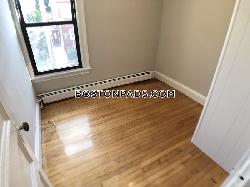 CAMBRIDGE - PORTER SQUARE - 3 Beds, 1 Bath - Image 17