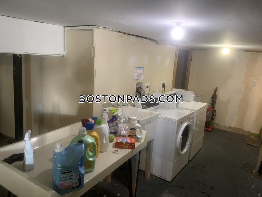 BOSTON - JAMAICA PLAIN - FOREST HILLS - 3 Beds, 1.5 Baths - Image 14