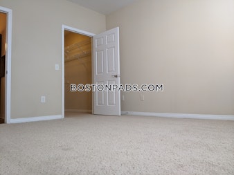 Hawthorne Way. Lawrence