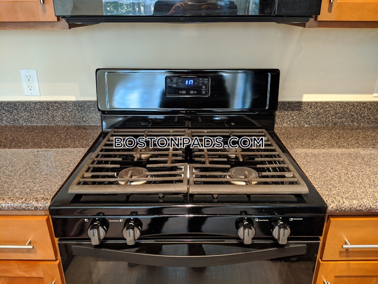 Hawthorne Way., Lawrence