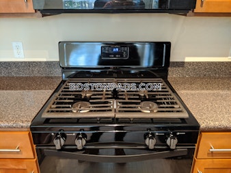 Hawthorne Way. Lawrence