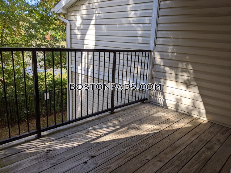 Hawthorne Way., Lawrence