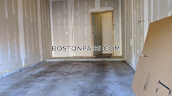 Hawthorne Way. Lawrence