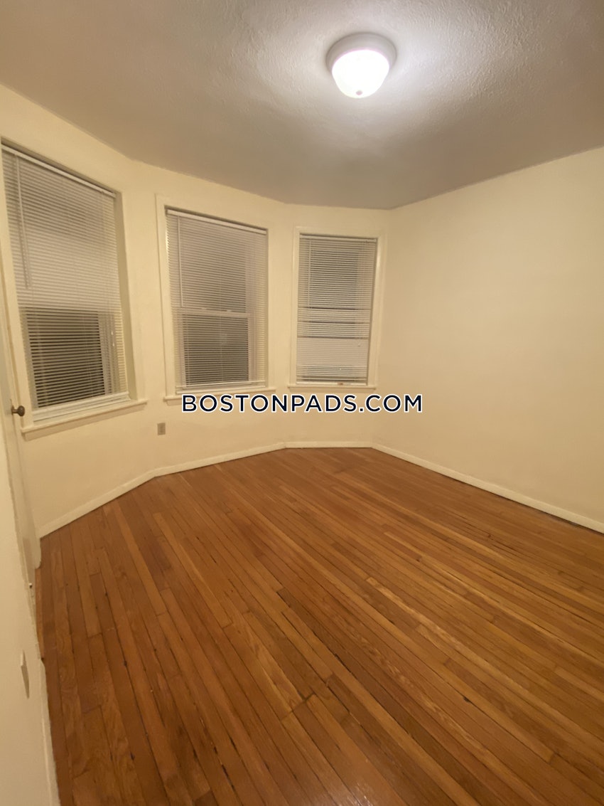 BOSTON - FENWAY/KENMORE - 1 Bed, 1 Bath - Image 10