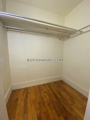 Boston - 4 Beds, 2 Baths