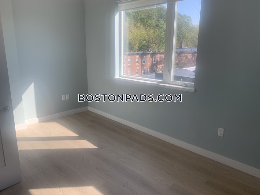 BOSTON - MISSION HILL - 3 Beds, 2 Baths - Image 61