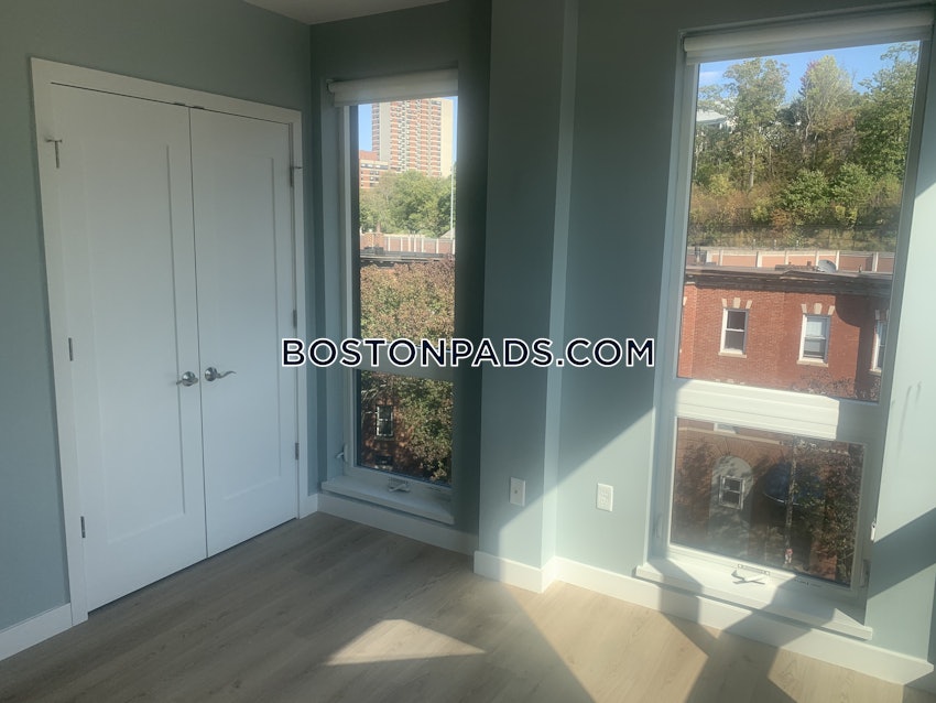 BOSTON - MISSION HILL - 3 Beds, 2 Baths - Image 49