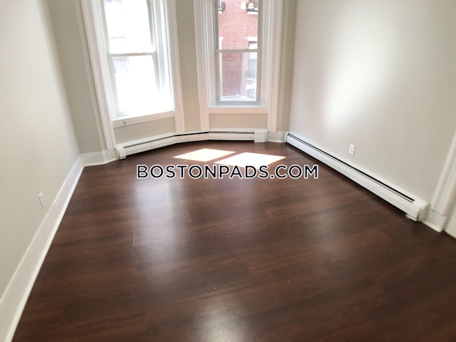 Boston - $2,700+ /mo