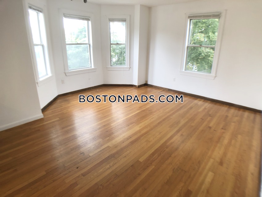 BOSTON - JAMAICA PLAIN - CENTER - 3 Beds, 1 Bath - Image 6