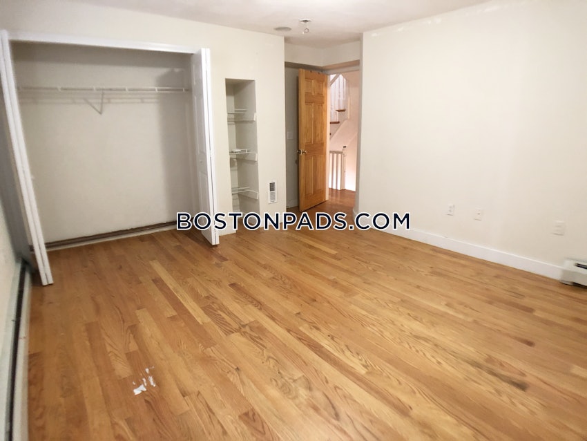 BOSTON - FORT HILL - 5 Beds, 2 Baths - Image 23