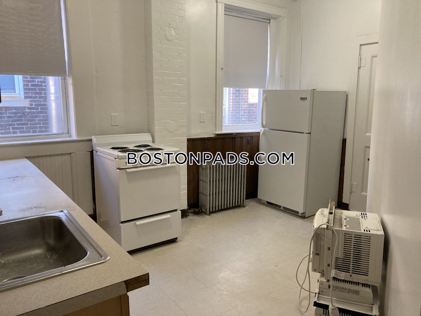 BROOKLINE- WASHINGTON SQUARE - 1 Bed, 1 Bath - Image 3