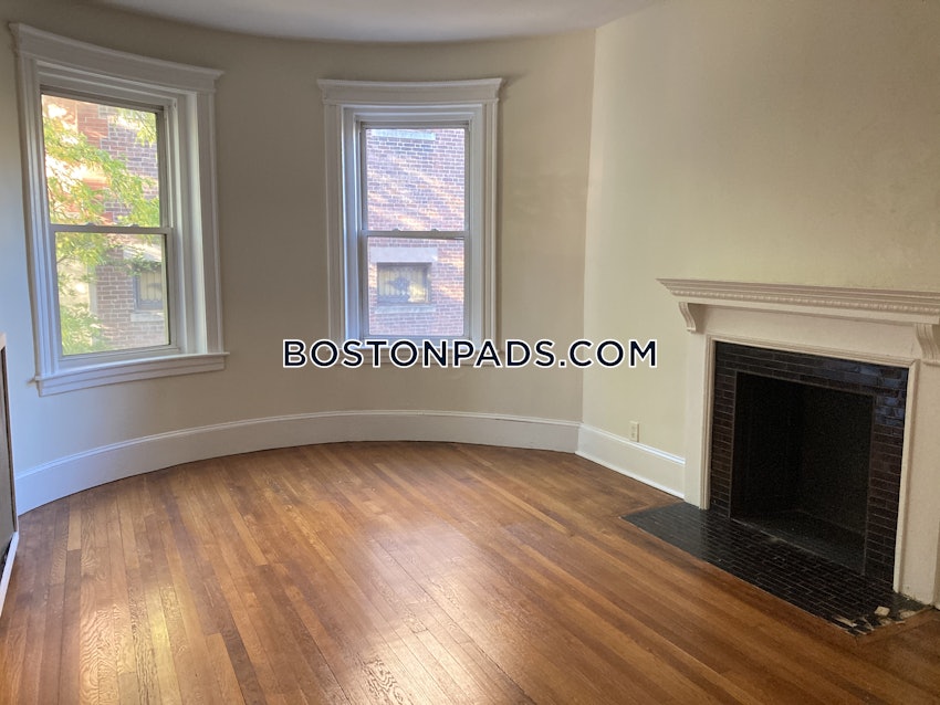 BROOKLINE - CLEVELAND CIRCLE - 2 Beds, 1 Bath - Image 3