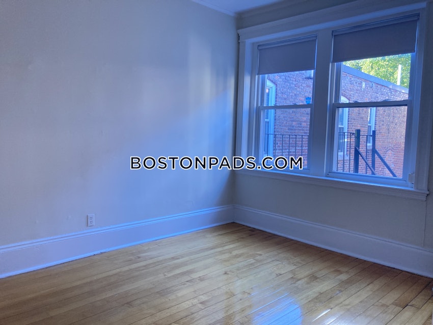 BROOKLINE - CLEVELAND CIRCLE - 2 Beds, 1 Bath - Image 7