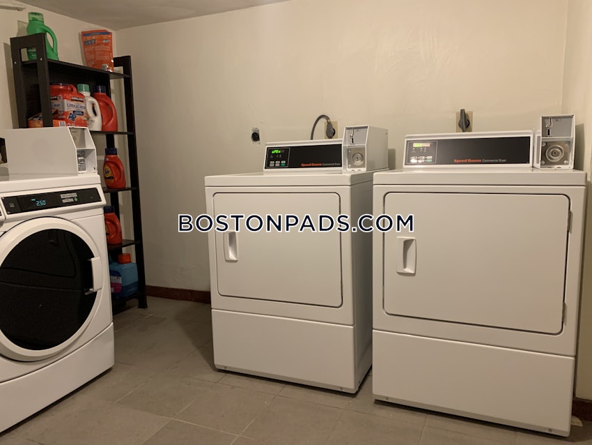 BOSTON - BEACON HILL - 1 Bed, 1 Bath - Image 2