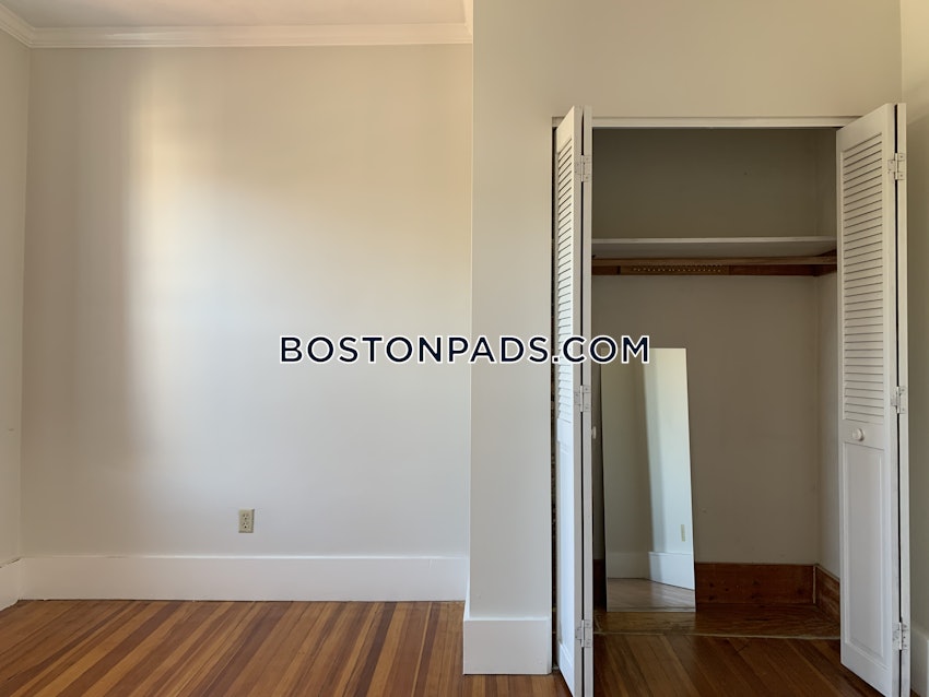 BOSTON - BEACON HILL - 1 Bed, 1 Bath - Image 3