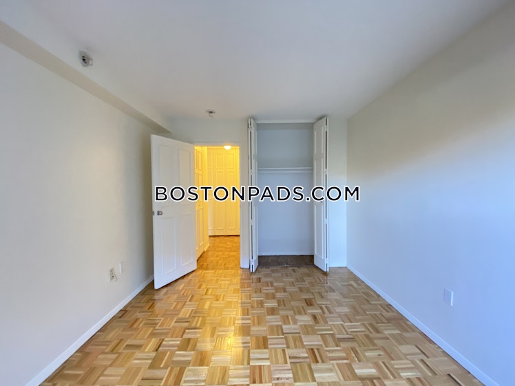 Freeman St., Brookline