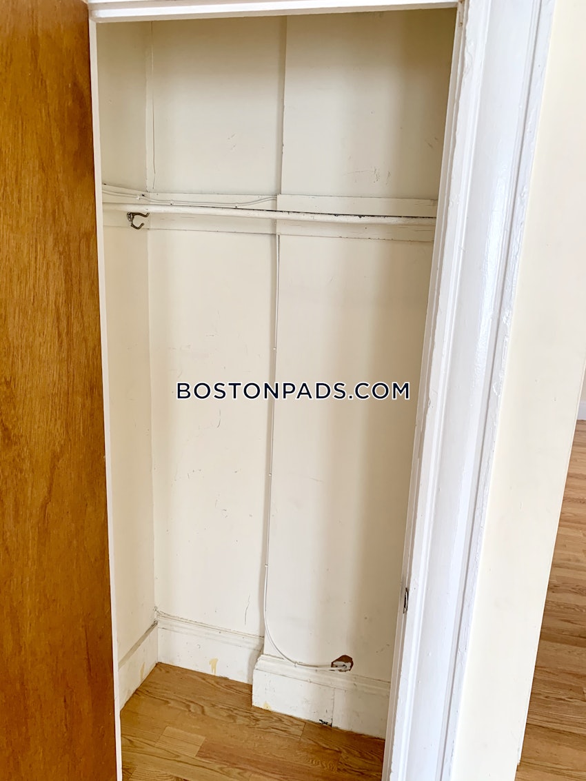 CAMBRIDGE - HARVARD SQUARE - 1 Bed, 1 Bath - Image 8