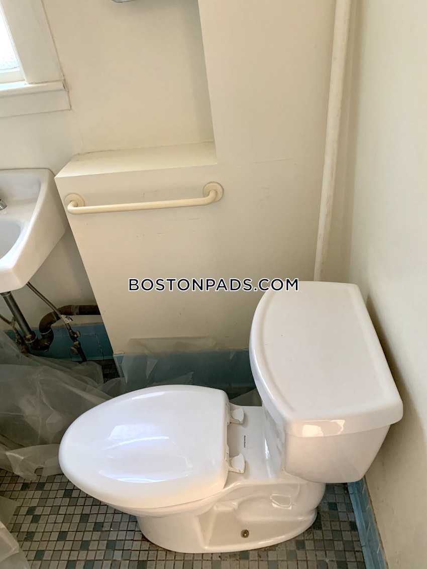 CAMBRIDGE - HARVARD SQUARE - 1 Bed, 1 Bath - Image 21